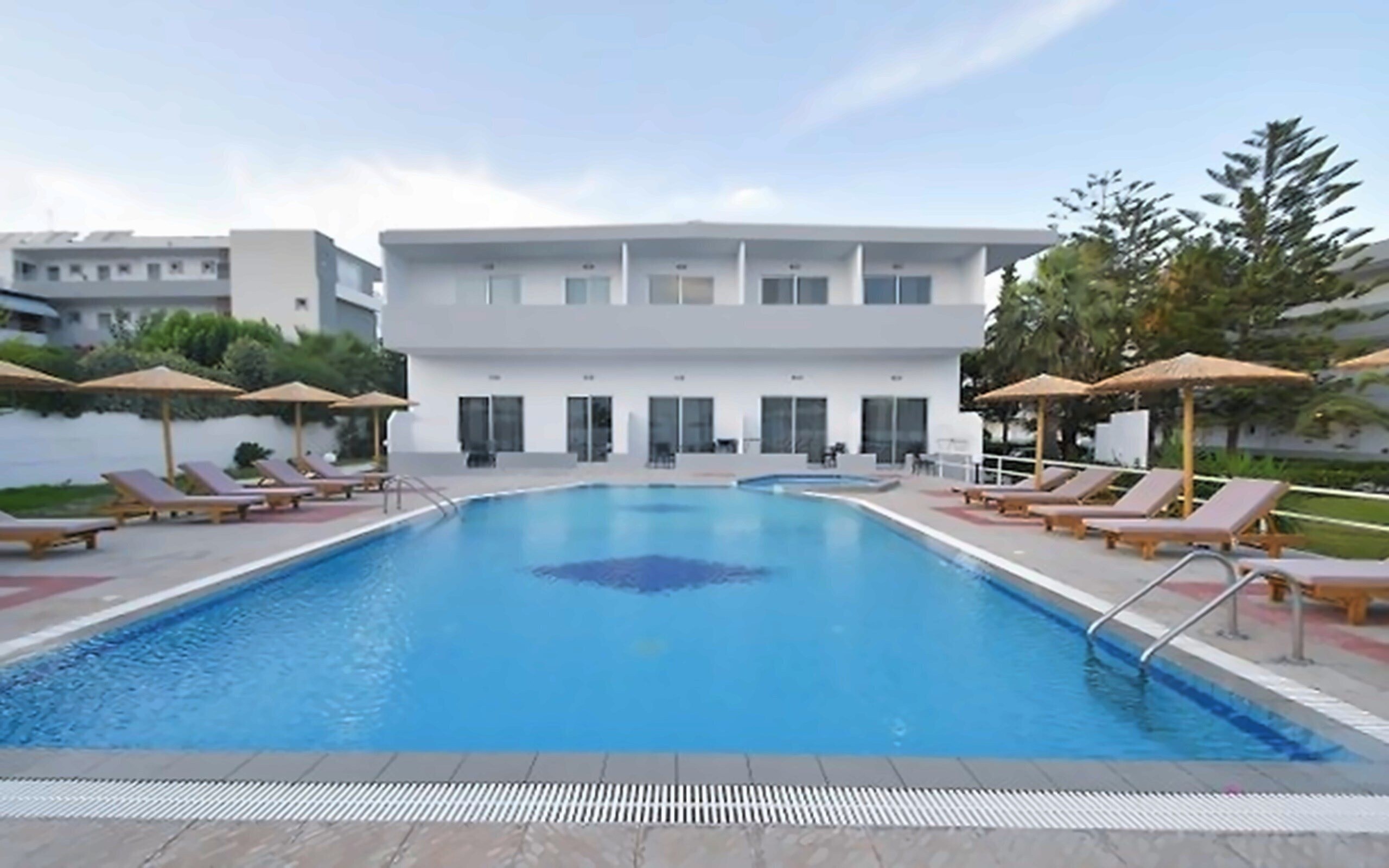 Evita Bay 4* қонақ үйі