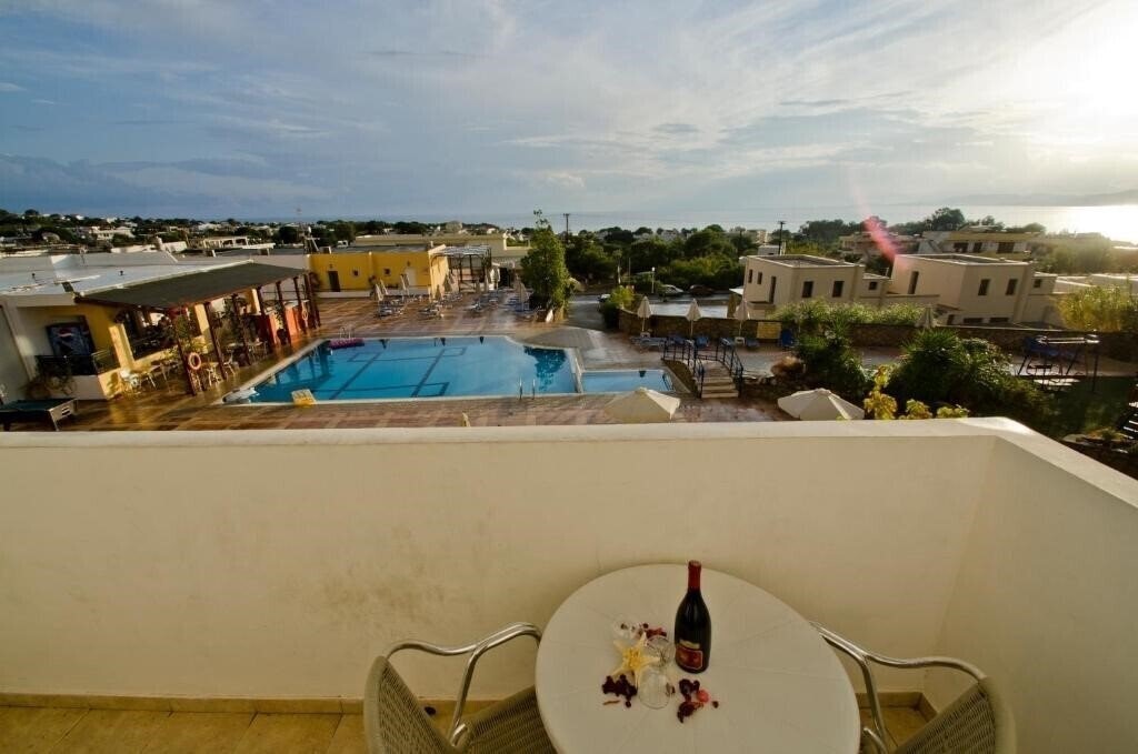 Stella Hotel Pefkos 3* суреті