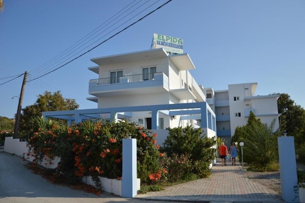 Отель Elpida Beach Studios 1*