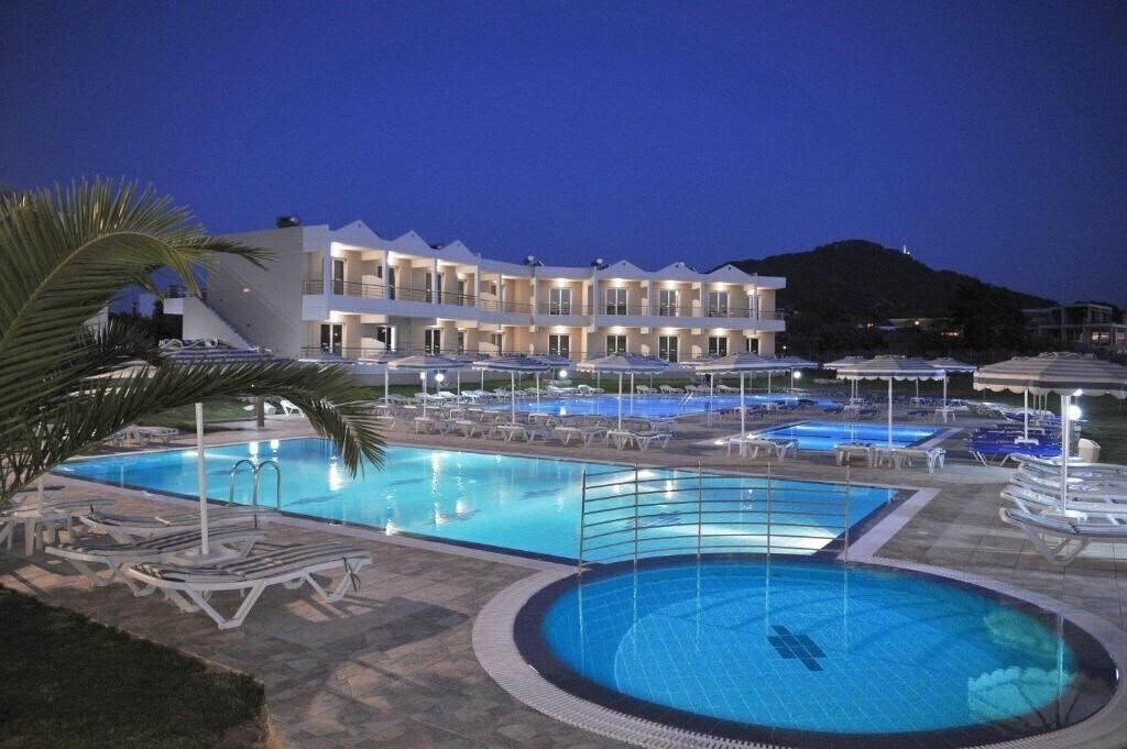 Отель Emerald (Ialyssos) 3*