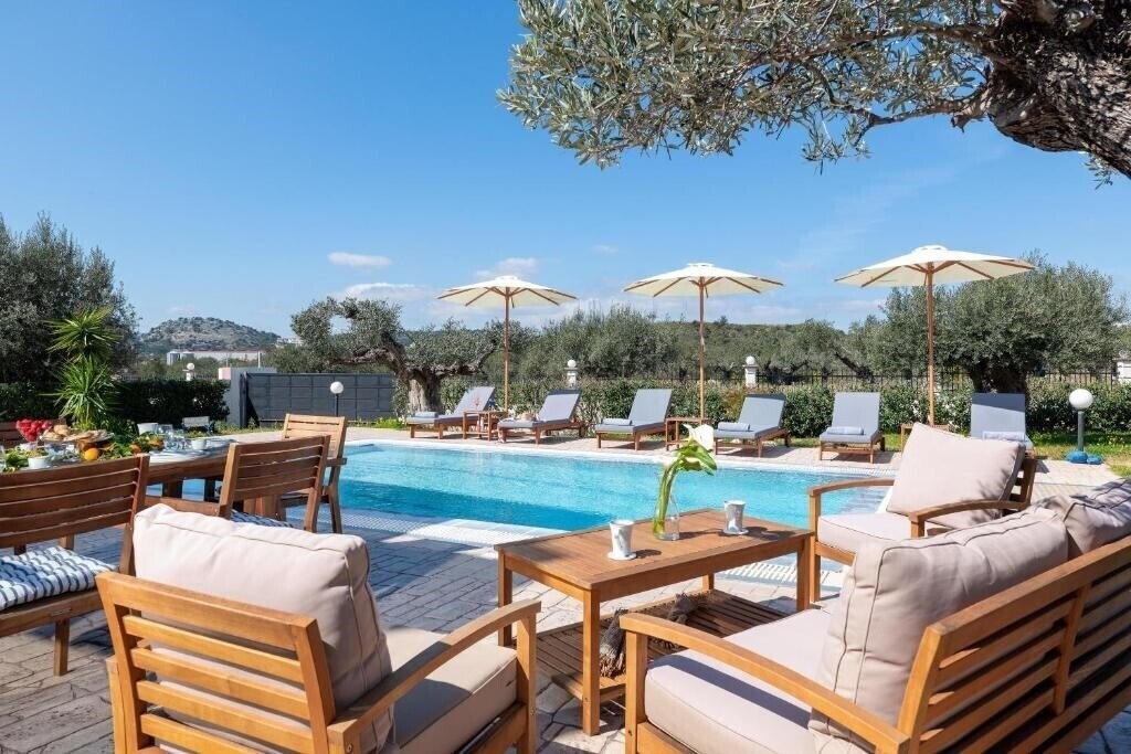 Фото Blue Moon Villa 4*
