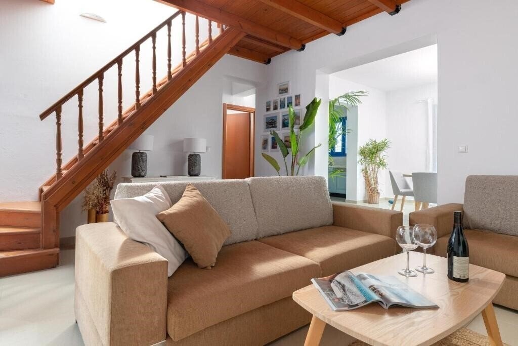 Blue Moon Villa 4* суреті