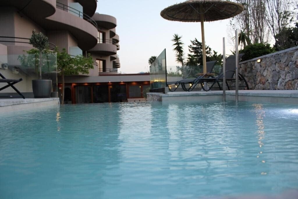 Отель John & Mary's Studios & Apartments 3*