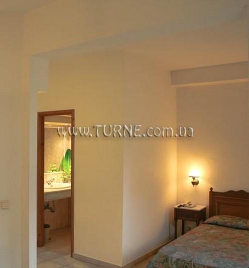 Фото Royal Aparthotel 3*