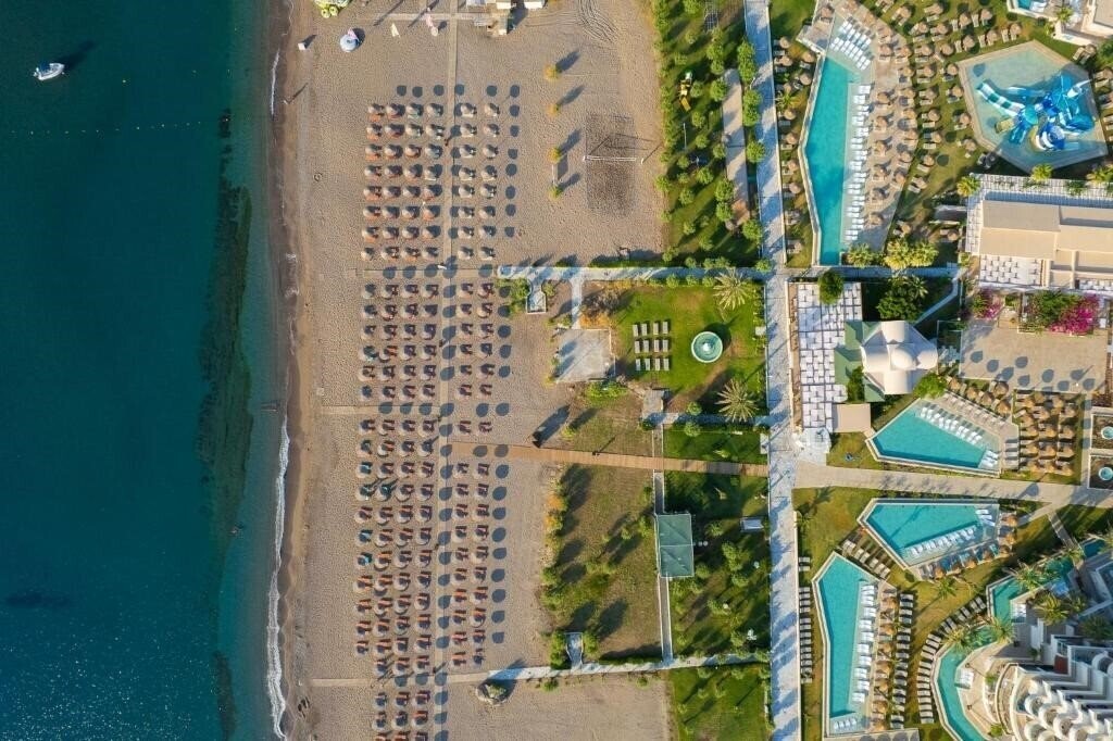 Отель Pegasos Deluxe Beach Hotel 5*