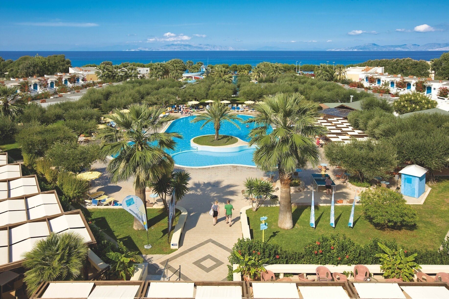 Alex Beach Hotel and Bungalows 4* қонақ үйі