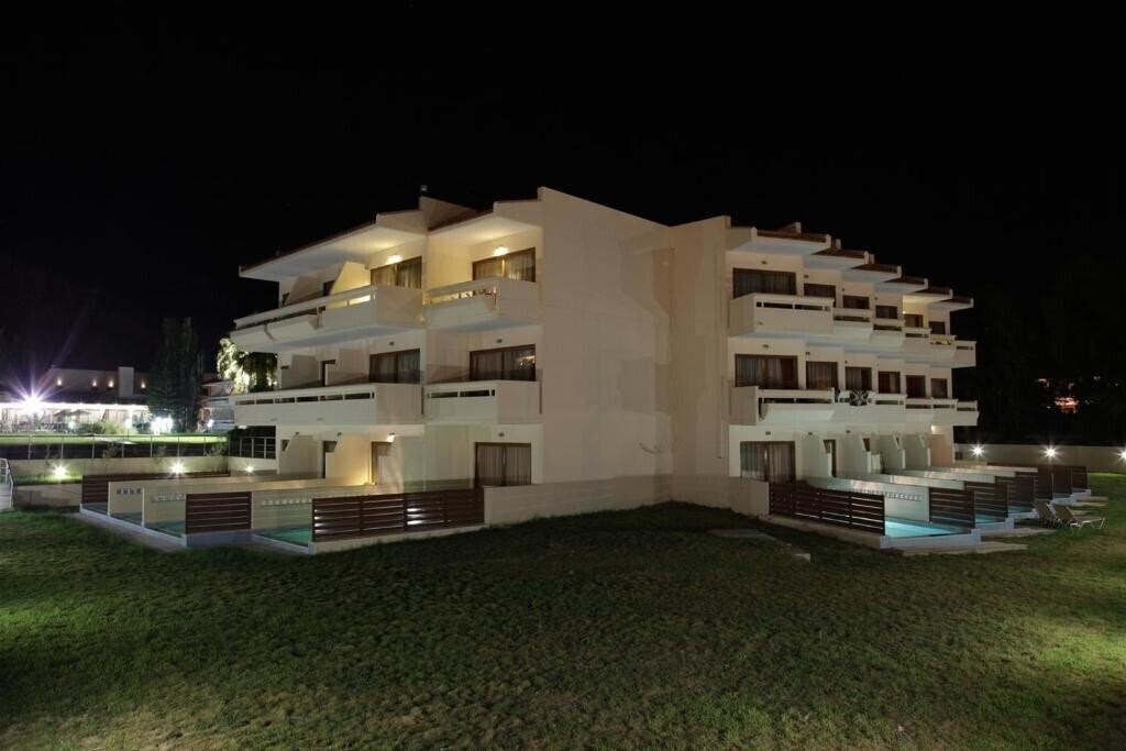 Kolymbia Sky 4* фотосуреті