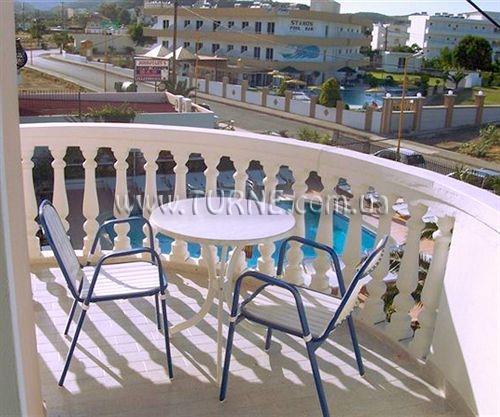 White Palace Studios 2* суреті