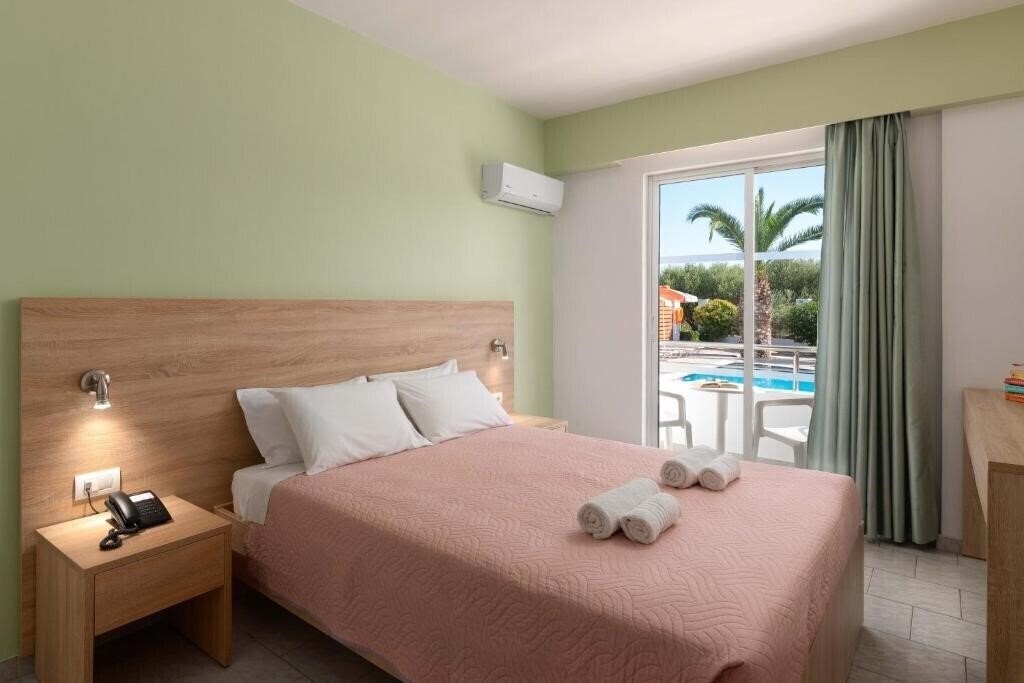 Meliton Hotel 3* фотосуреті