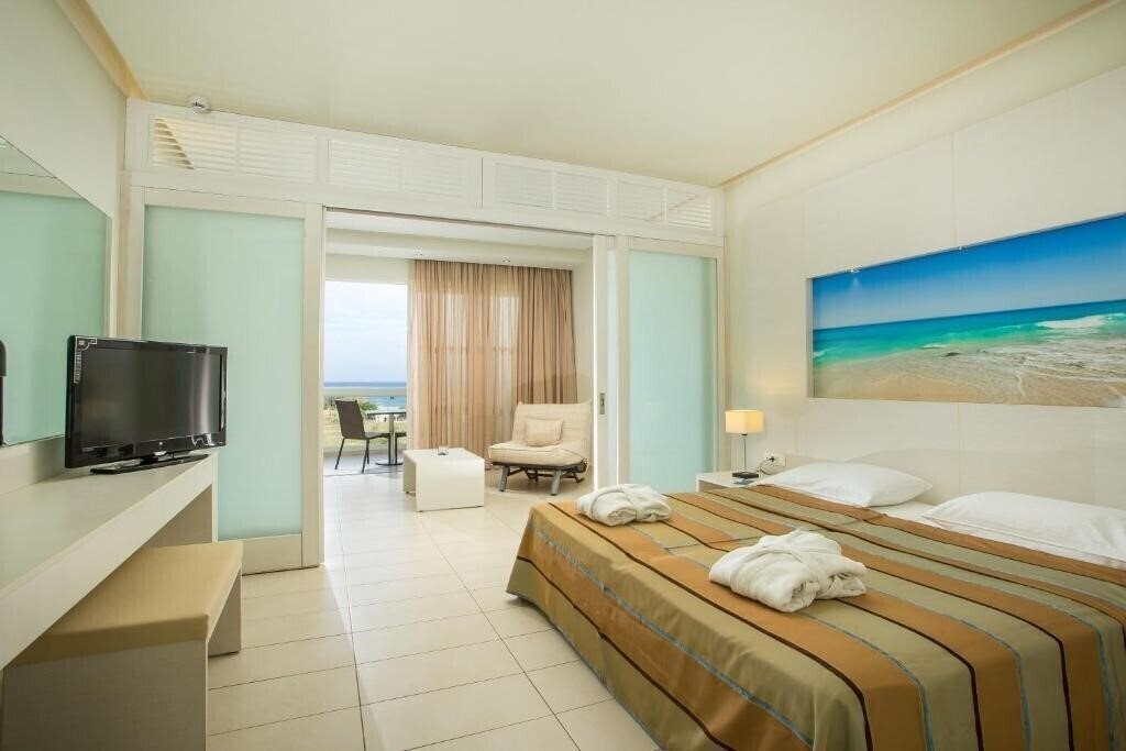 Фото Lindos White Hotel & Suites 4*