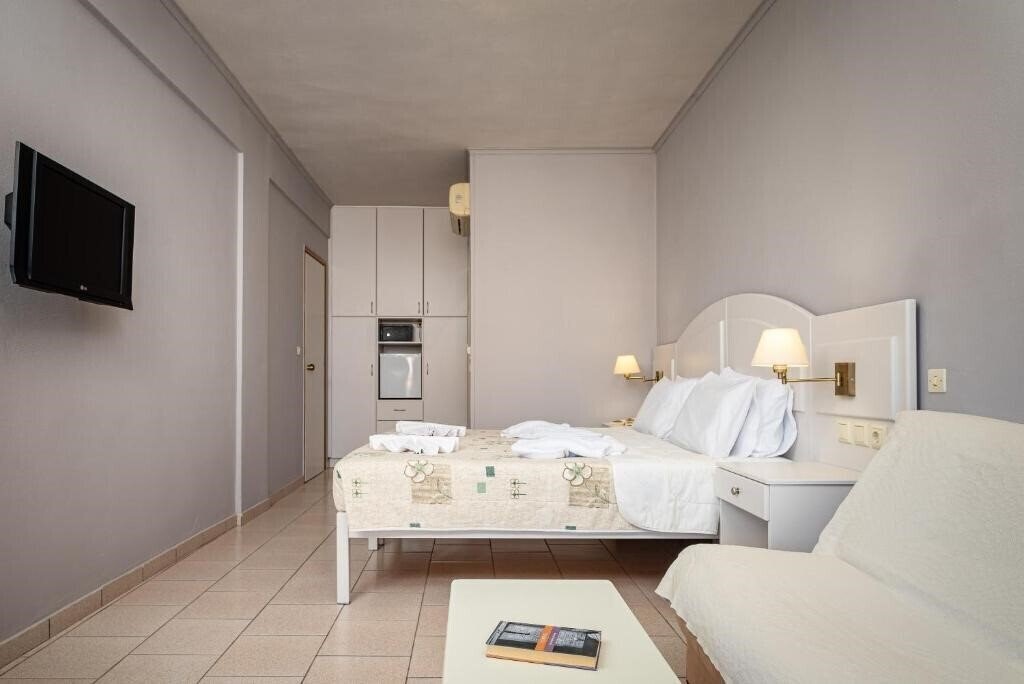 Картинка Athena Beach (Kokkari) отель без категории