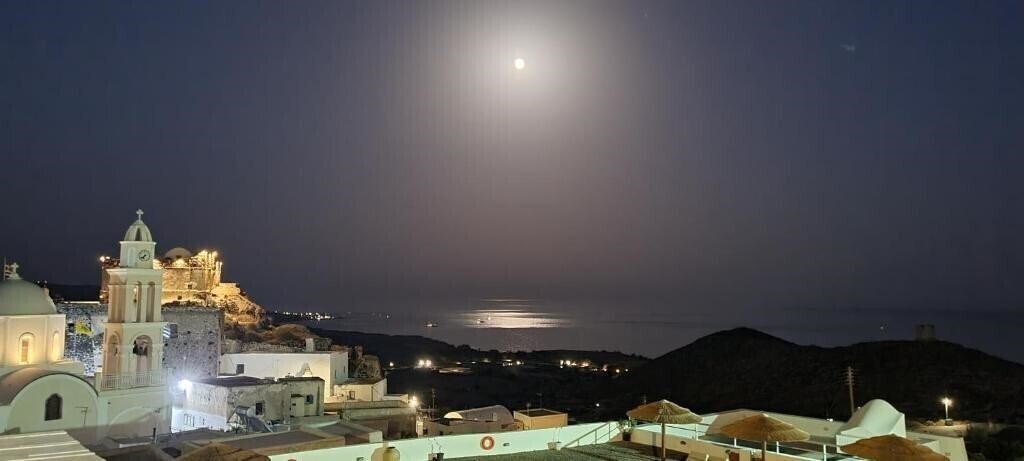 Thira'S Dolphin 3* суреті