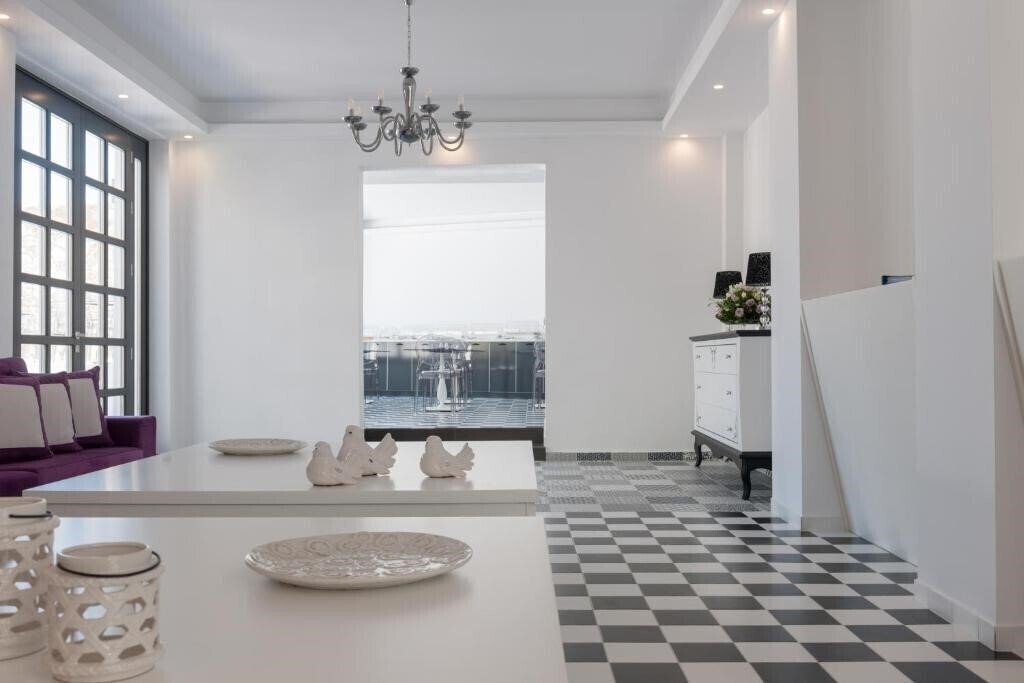 Фотография Crown Suites 3*