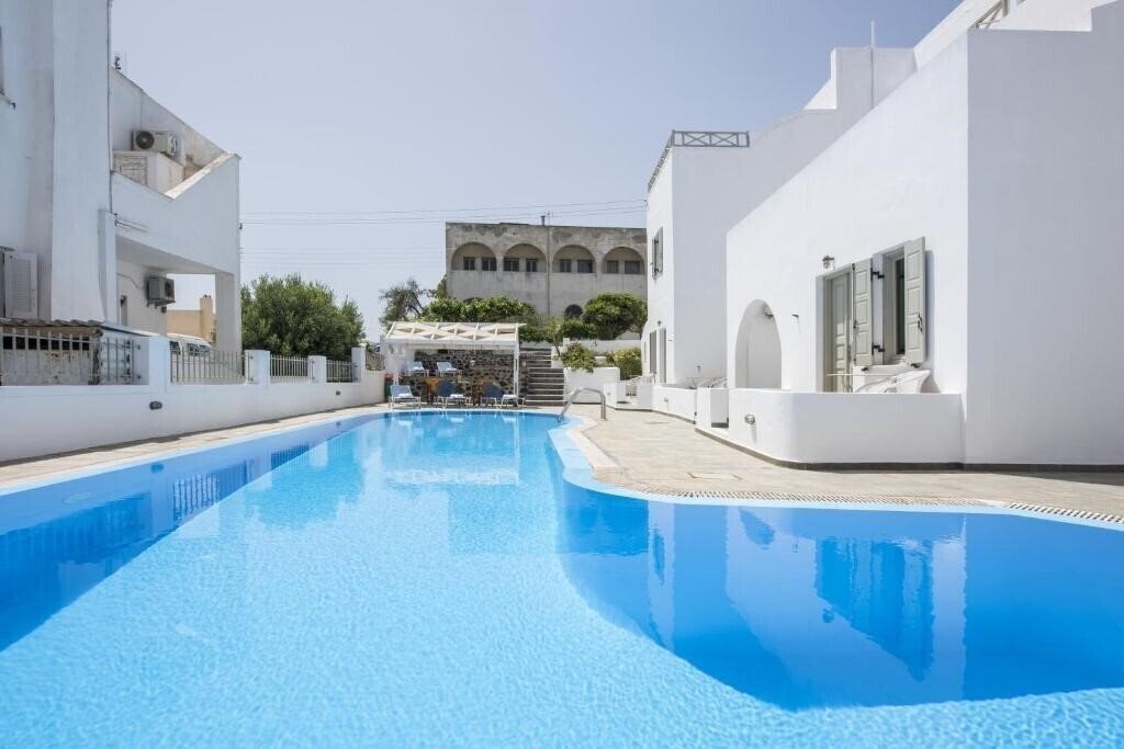 Отель Nissos Thira 2*