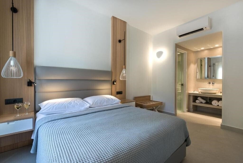 Strogili Hotel 3* суреті