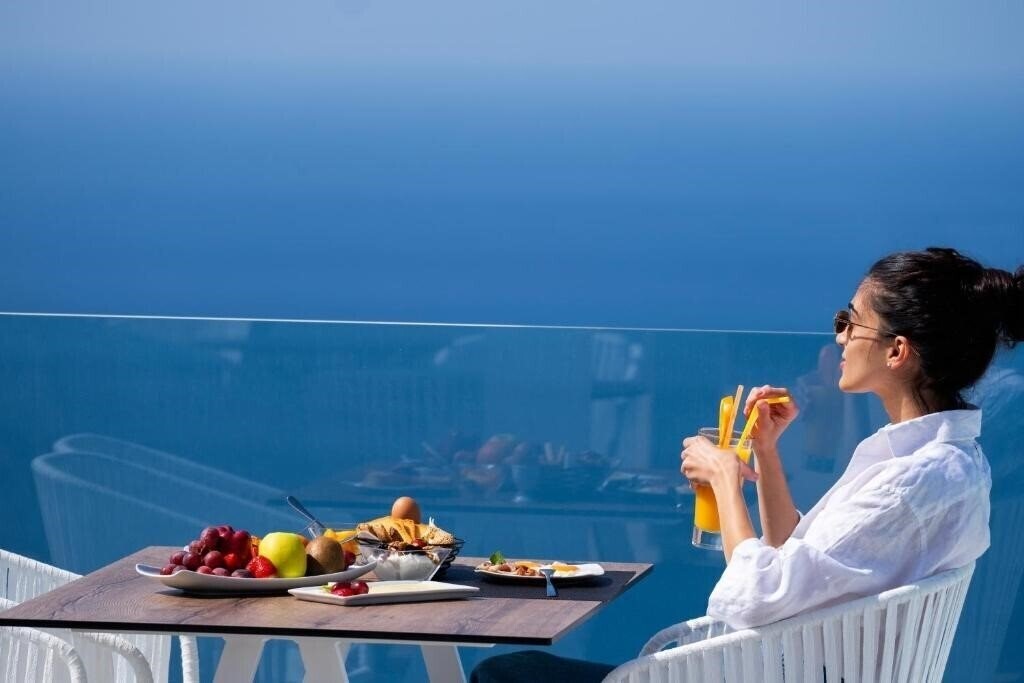 Lilium Santorini Villa 5* суреті