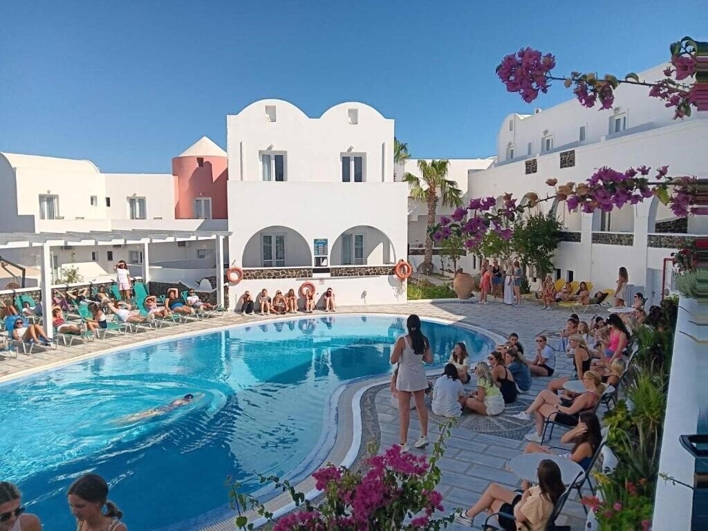 New Haroula 3* қонақ үйі