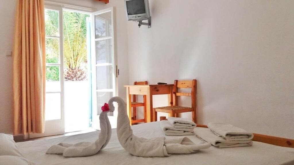 Kymata Hotel Kamari 2* фотосуреті