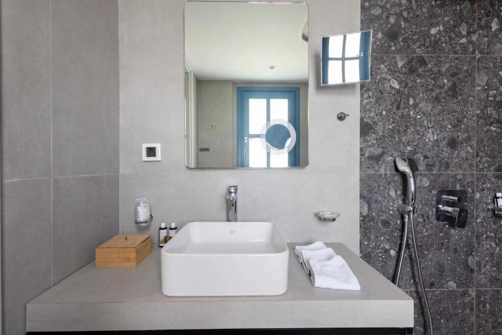 Aeifos Boutique 5* қонақ үйі