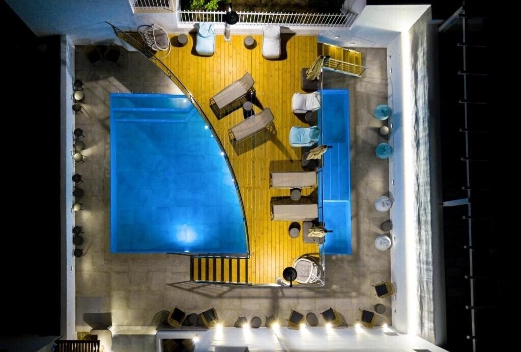 Deluxe Rest Boutique 4* суреті