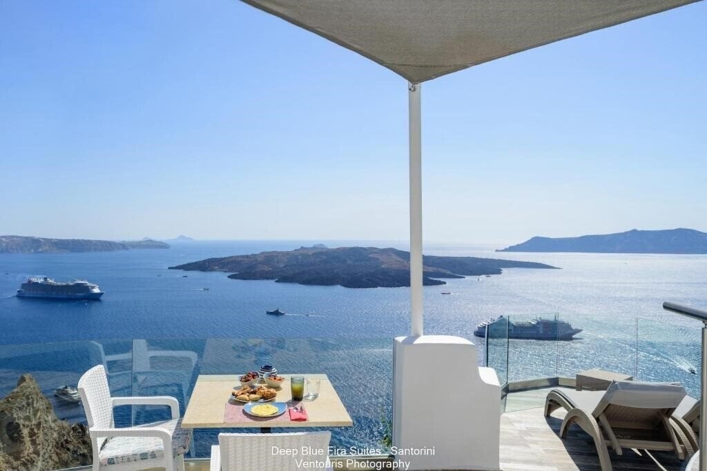 Отель Fira Deep Blue Suite 4*