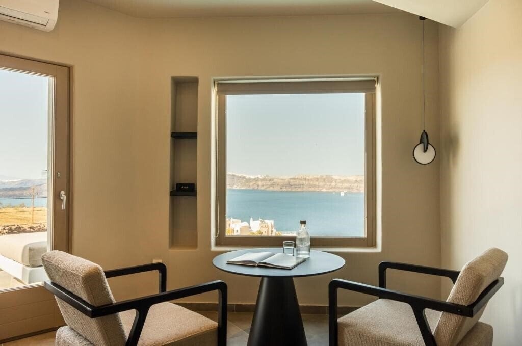 Фото Black Diamond Suites 4*