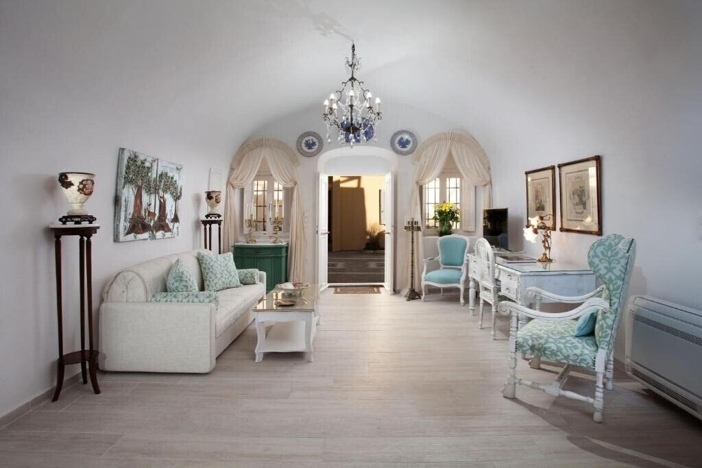 Фото Olive Cave Houses 4*