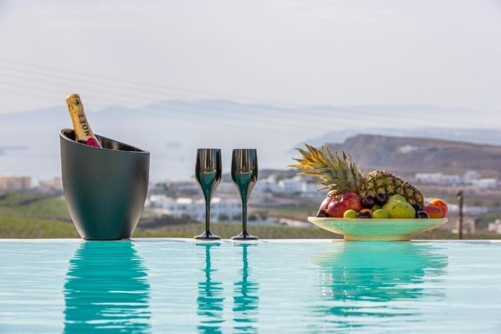 Отель White Orchid Villa 4*