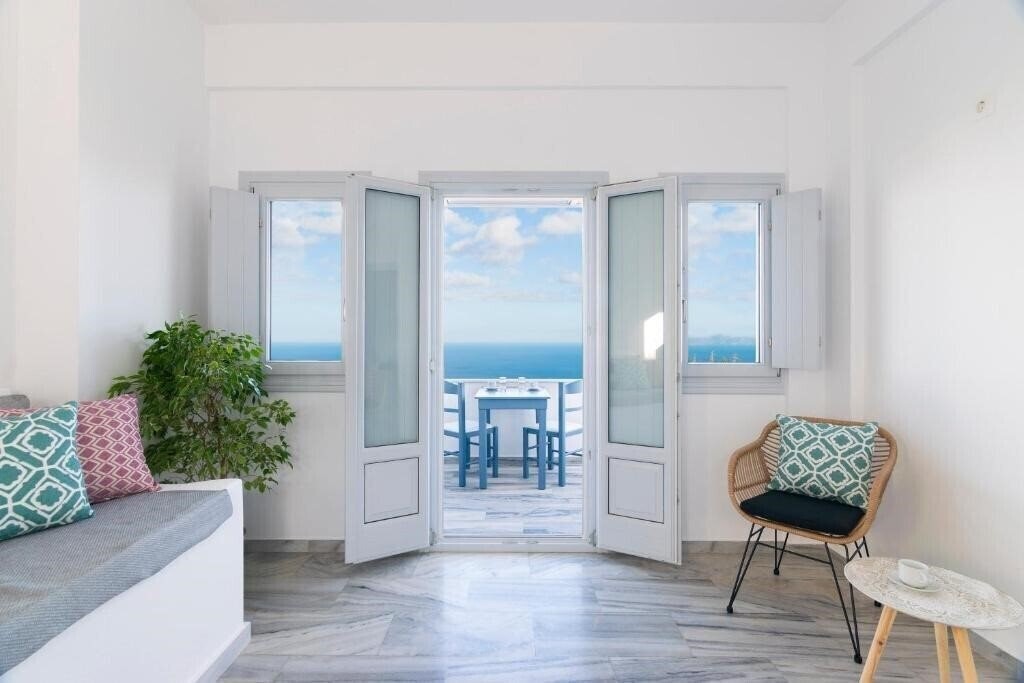 Фото Phaos Santorini Suites 3*