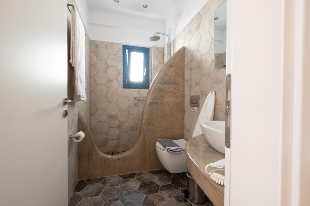 Фотография Tristhenia Hotel 3*