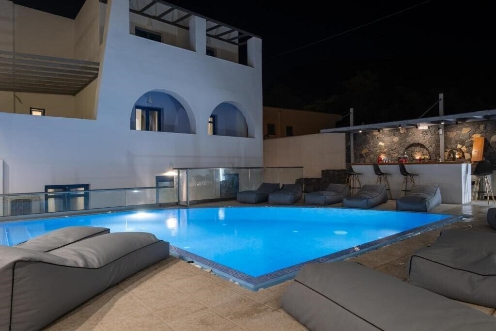 Изображение Tristhenia Hotel 3*