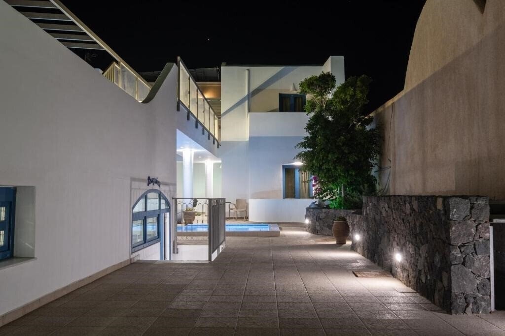 Картинка Tristhenia Hotel 3*