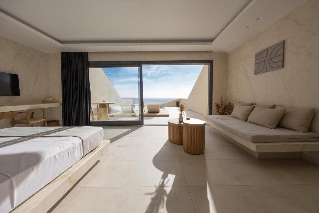 Pnoi Luxury Suites 3* фотосуреті