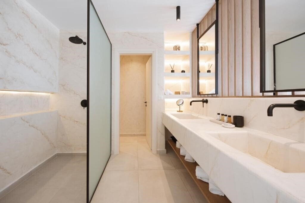 Pnoi Luxury Suites 3* суреті