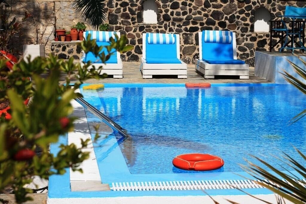 Отель Evizorzia Villas 3*