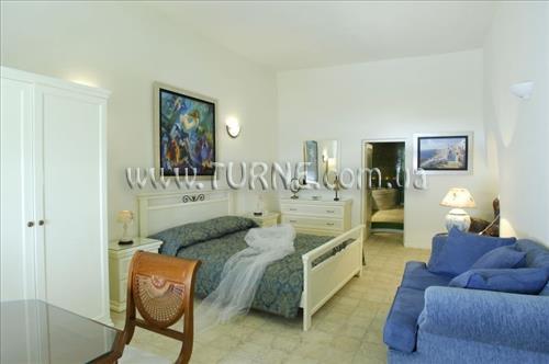 Adamis Majesty Suites 4* қонақ үйі