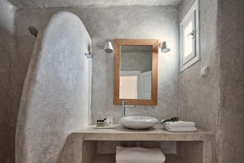 Cliff Side Suites 4* фотосуреті