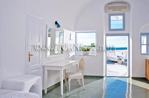 Cliff Side Suites 4* қонақ үйі