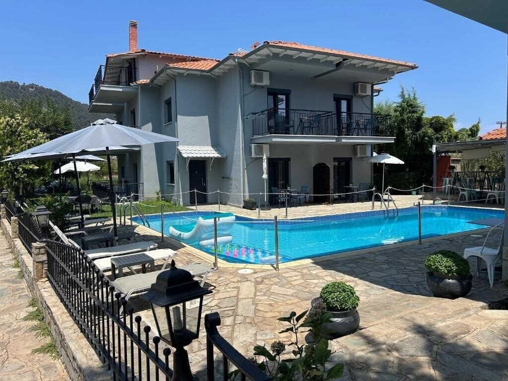 Aliston Hotel Studios 2* қонақ үйі