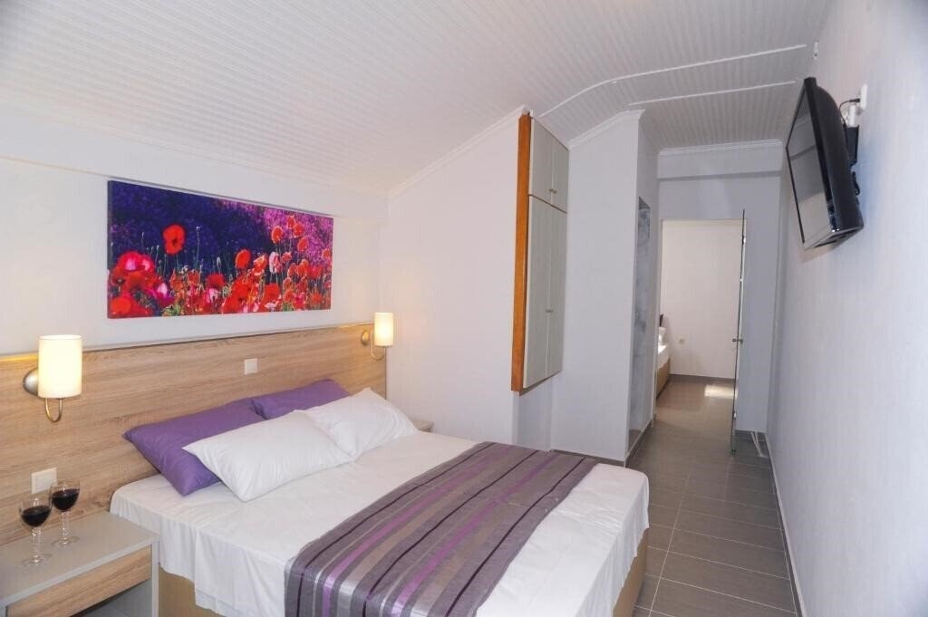 Asterias Hotel 2* суреті