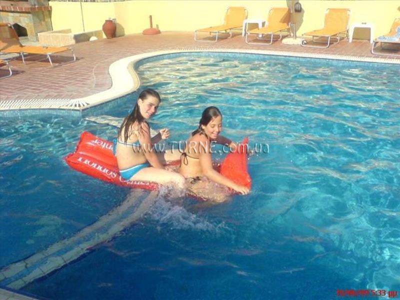 Отель Meni Studios 3*