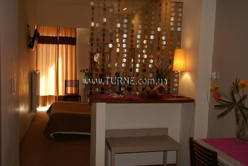 Yria Hotel 2* суреті