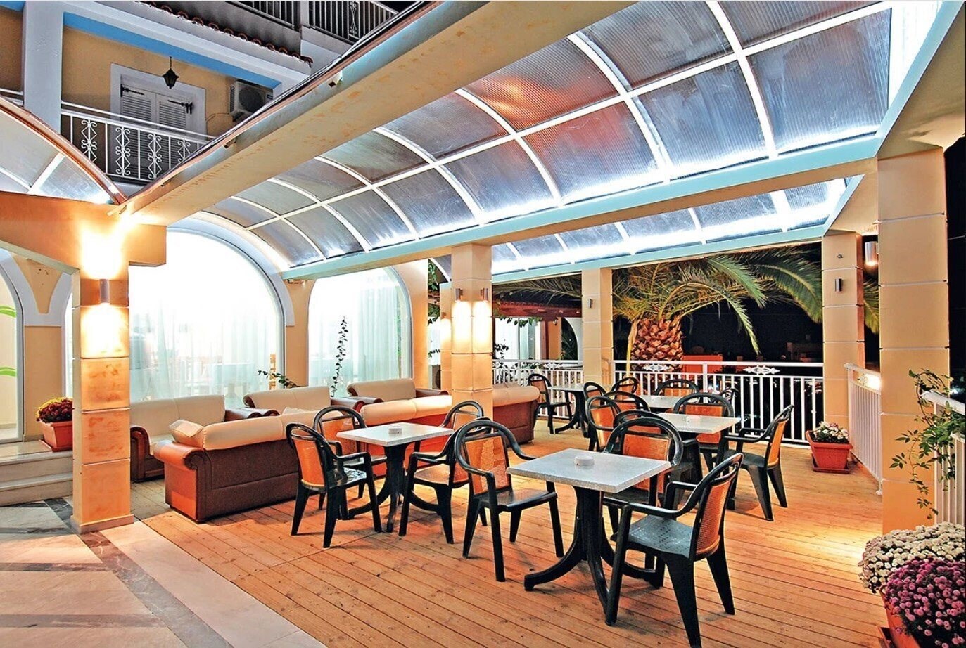 Фото Commodore Hotel 3*