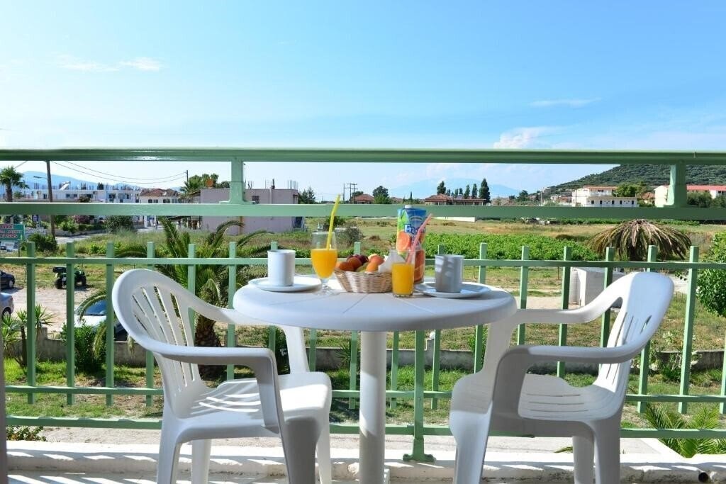 Фотография Dennis Studios 1*