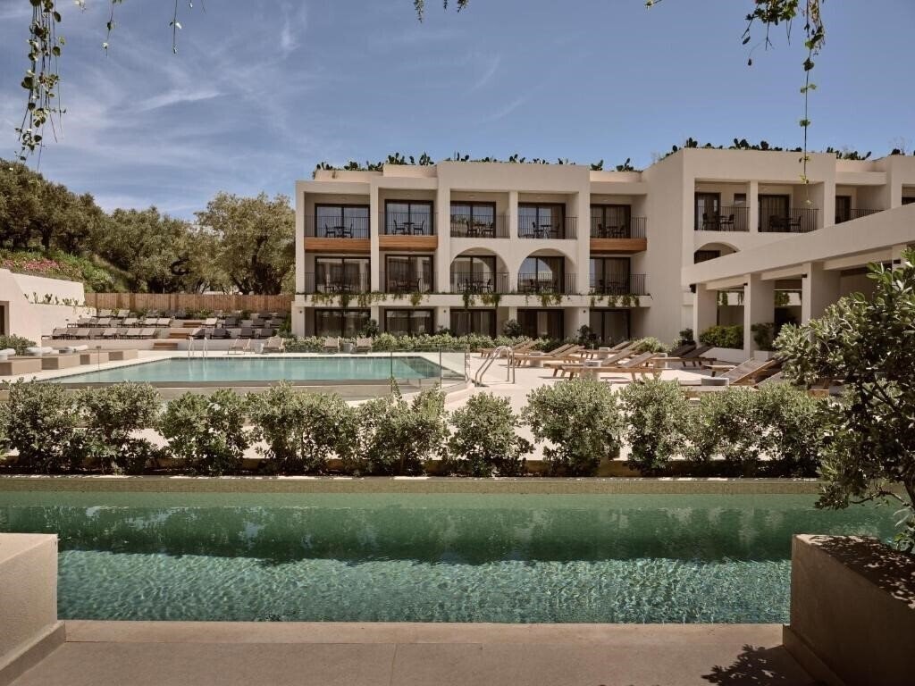 Planos Deluxe Hotel 4* қонақ үйі