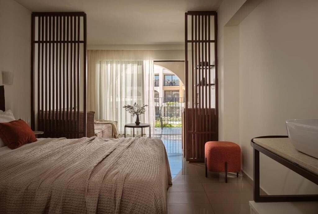 Planos Deluxe Hotel 4* фотосуреті