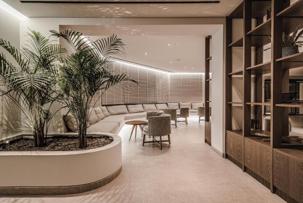 Planos Deluxe Hotel 4* суреті