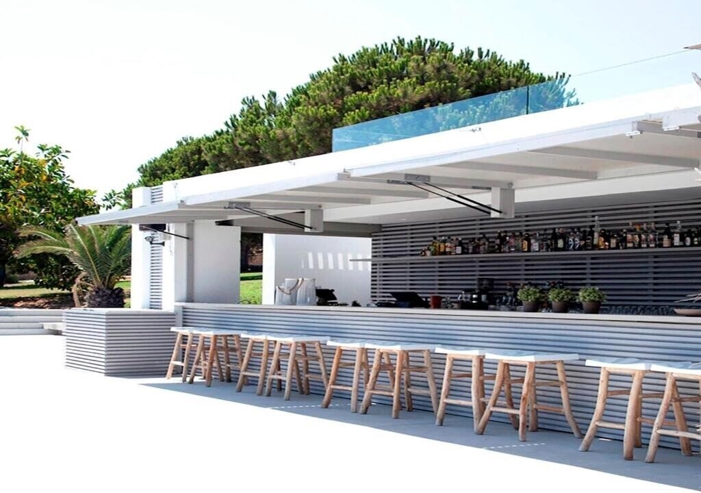 Изображение The Bay (Vassilikos) 5*