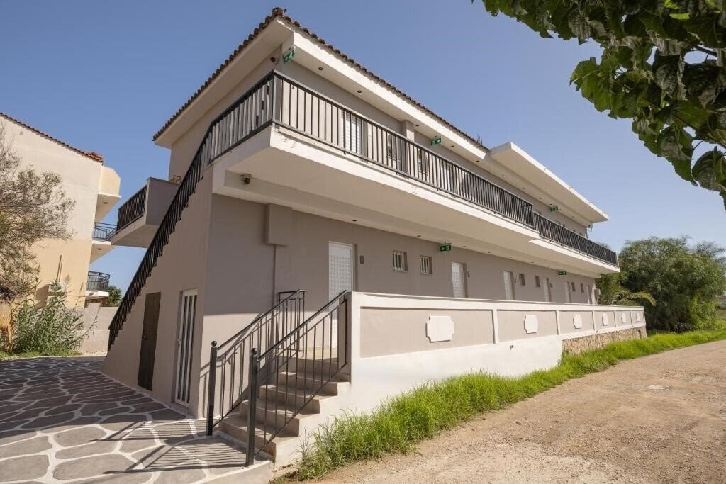 Отель Iviskos 2*