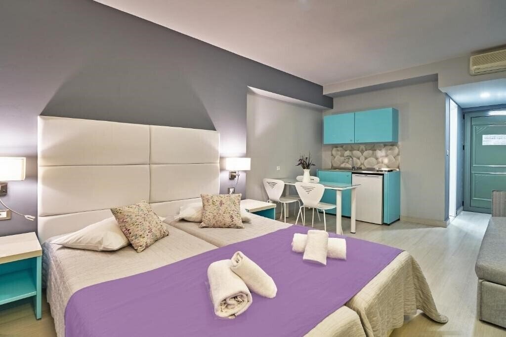 Sunrise Village 3* суреті